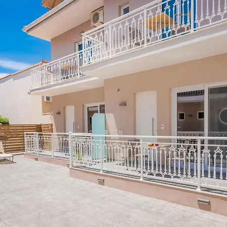 Nikos & Maria Laganas