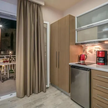 Nikos & Maria * ラガナス