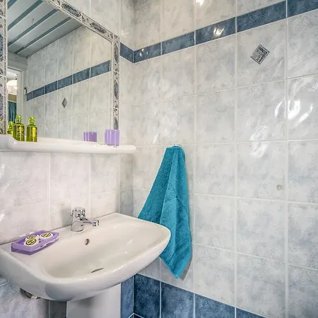 Nikos & Maria ラガナス