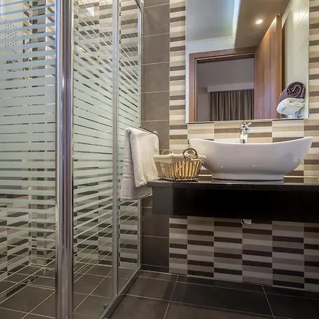 Nikos & Maria * ラガナス