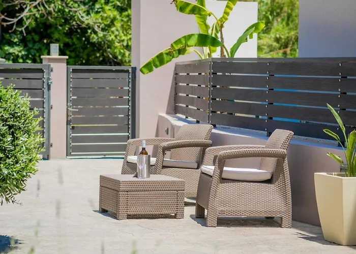 Nikos & Maria * Laganas