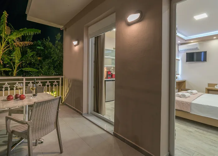 Nikos & Maria * Laganas