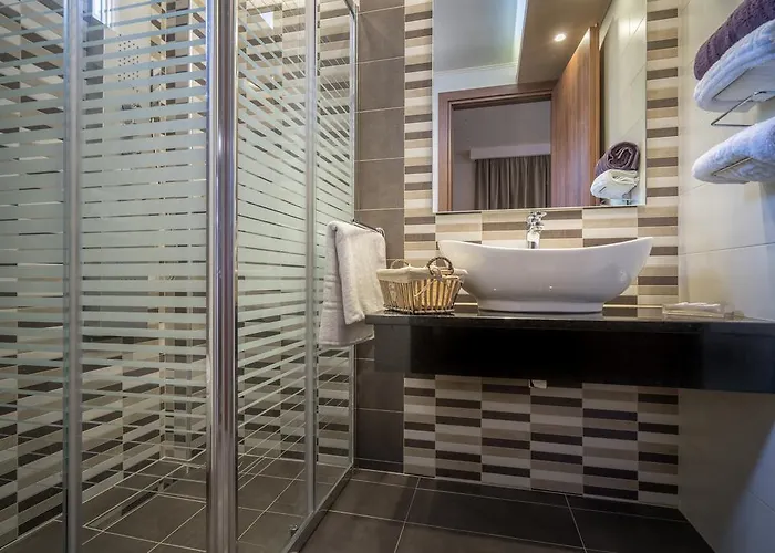 Nikos & Maria * Laganas